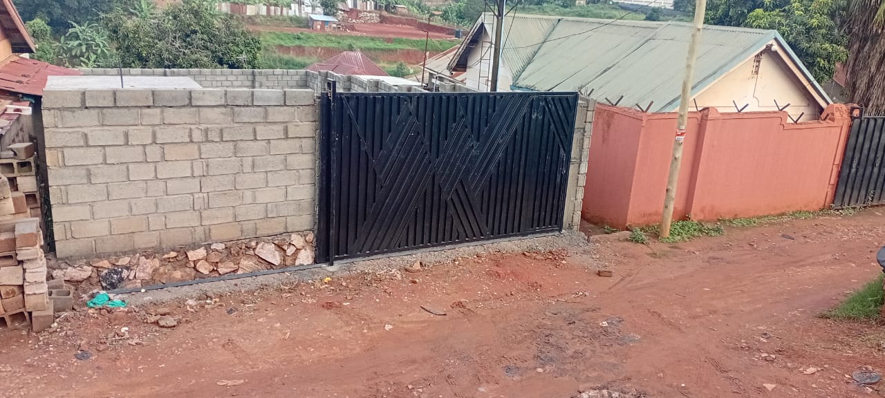 Seguku Perimeter & Retaining Wall — view 1