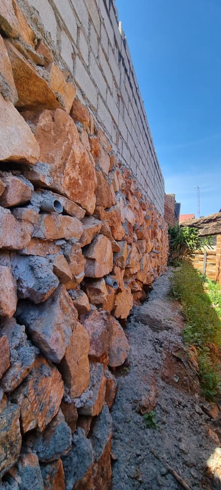 Seguku Perimeter & Retaining Wall — view 12